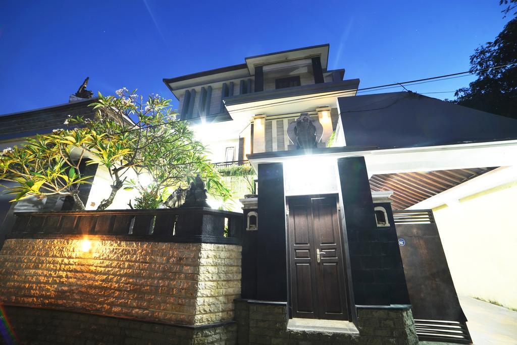 Ganggas Homestay Jimbaran Exterior foto